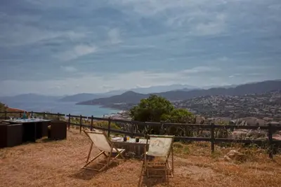Image de Casa Bianca, appartement avec terrasse et jardin, vue panoramique mer et montagne