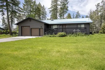 Image de HappyTrailsHideaway-New Hot Tub! Sleeps 12-Near Whitefish