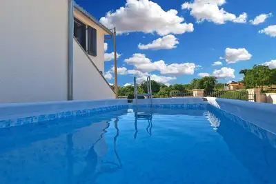 Image de Maison de vacances avec piscine et climatisation