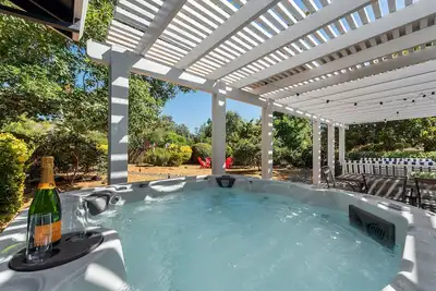 Image de Remodeled Zen Retreat w/ Hot Tub. Minutes to Wineries, Golf & Sonoma Plaza