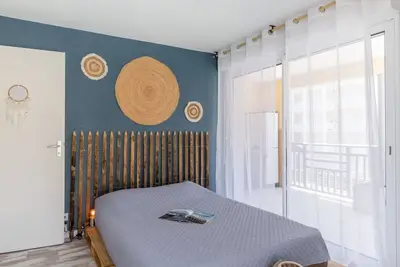 Image de Confortable appartement pour 6 personnes avec Wifi, piscine, Tv, balcon, animaux admis et parking