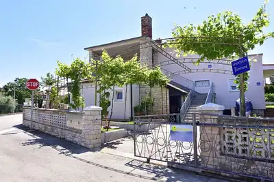 Image de Studio proche de la mer, avec air conditionné et terrasse