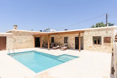 Image de Anastasia's House - a single storey stone villa that sleeps 6 guests in 3 bedrooms