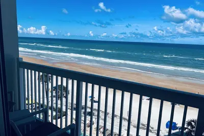 Image de The ~ Outlook ~ Breathtaking ~ Oceanfront ~ Condo