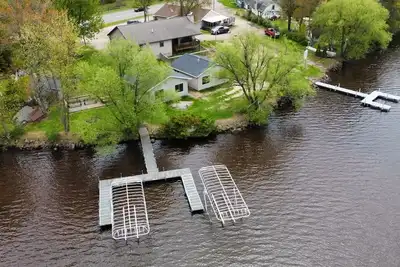 Image de Loon Cabin at Pelican Lake