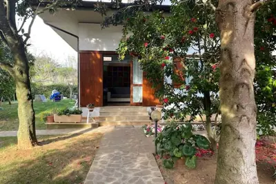 Image de Apartment in villa with large garden near the sea