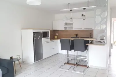 Image de Appartement moderne de 50m2 tout confort au centre ville d'Ares