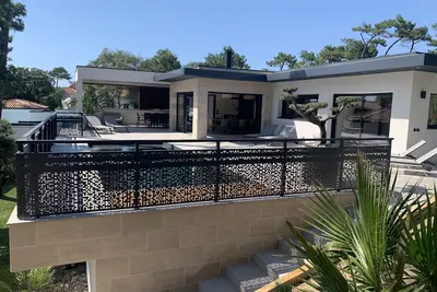 Image de Villa Aréna - 325 m², à Labenne-Océan, avec piscine chauffée et Spa - 5 étoiles