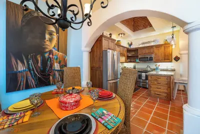 Image de Spectacular 2 Bedroom and 2 Bathrooms Located steps from Lap Pool with Great Patio