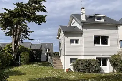 Image de Villa 8 personnes, vue mer, 50 m plage sable, chaleureuse, rénovée, tout confort
