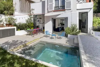 Image de Villa Margot avec piscine chauffée -Les Demoiselles à Versailles
