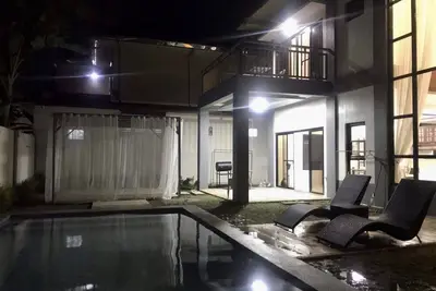 Image de Vacation home w\/private pool in a quiet and secured subdivision.