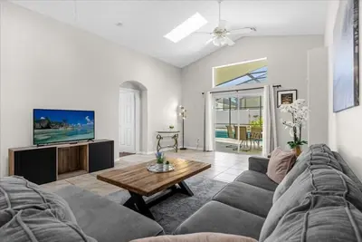 Image de 5 Bedrooms/ 4 Bathrooms/ Indian Creek (8056 Sd)