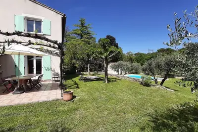 Image de Superbe villa spacieuse avec piscine et jardin, idéale pour les vacances