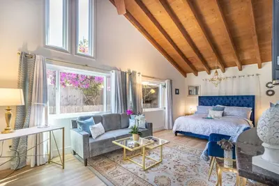 Image de Stunning 4 Bedroom 1 Level- Pool, Spa, Grass Yard, Fire Pit, Garage, Bbq