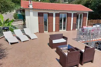 Image de Eden Cap: A delightful villa lodges 11 adults just one km away from Monte Carlo