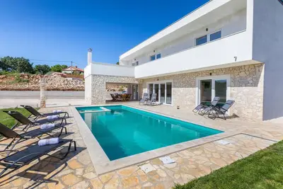 Image de Belle maison de 4 chambres à Jursici