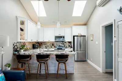 Image de Beautiful Bayfront Casita, Parking, A/C, Patio, Bbq