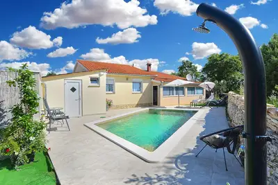 Image de House 2163/54397 (Istria - Vodnjan), 7500m from the beach