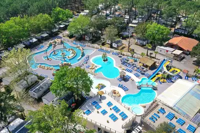 Image de Mobile home Resasol 4/6p - Camping Lou Pignada 5*