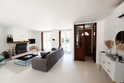 Image de 4 bedroom private vacation home in aix-en-provence