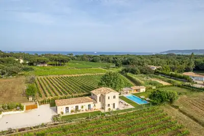 Image de Villa familiale Saint-Tropez plage Tahiti/Tropezina à pied - 5 chambres