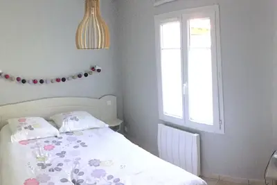 Image de Maison dans résidence piétonnière calme avec piscine