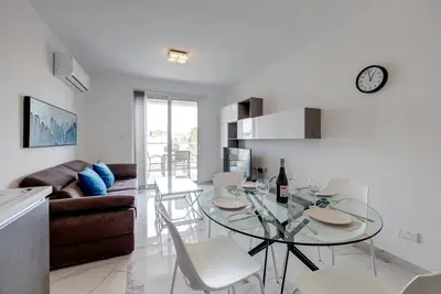 Image de Splendid 2br Apartment, steps to St Georges Bay