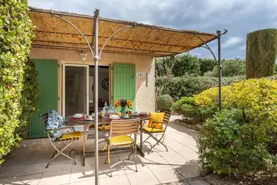 Image de Belle maison de vacances pour 4 personnes avec climatisation, piscine, Wifi, Tv, terrasse et parking