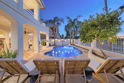 Image de New! Upscale Arrowhead Retreat Pool & Golf Course!