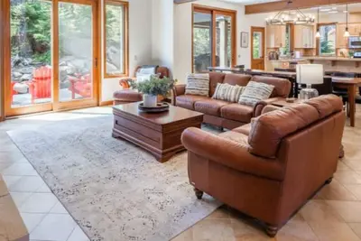 Image de Suncadia 4 Bdrm Custom Built Pet Friendly Home