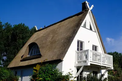 Image de Thatched house for 8 persons in Glowe \/ Rügen, close to the beach, top equipment