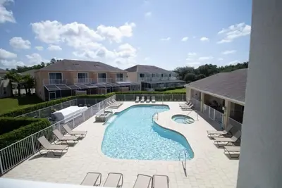 Image de Luxury pool retreat minutes from the theme parks!