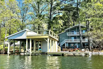 Image de Open Views, Water Toys, Game Room, Boat Slip, Flat Lot, & More! Sleeps 12