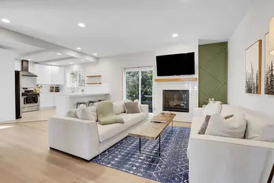 Image de Spacious Modern Townhouse w\/Private Rooftop Deck