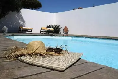 Image de Villa familiale piscine à 100 m plage 8albau26