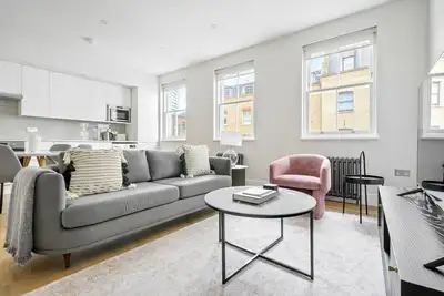 Image de Open plan Waterloo, 2br, New build, terrace, by Blueground