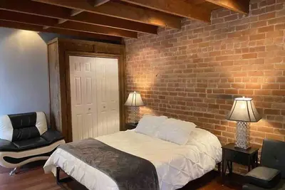 Image de Iron Horse Carriage Home & Parking