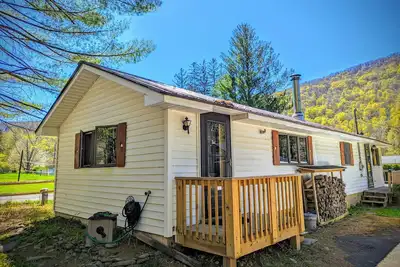 Image de Your Sunny Bungalow Awaits!