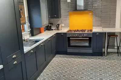 Image de Newly Refurbished 2nd Floor Apartment Lil Nauti