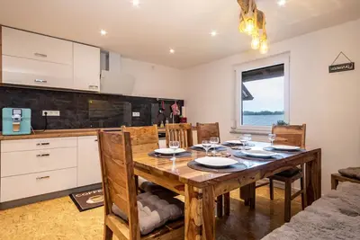Image de Appartement Ellenweiler bis 10 P avec Wi-Fi, terrasse et jardin