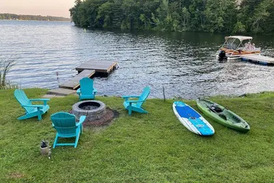 Image de Little Landing Cottage | Lakefront • Dock • Kayaks
