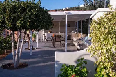 Image de Almyros Residence by the sea 6bd with garden & Bbq