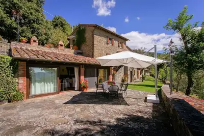 Image de Villa à Cortona avec Piscine et Vue