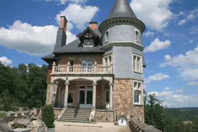 Image de Château confortable à Spa avec piscine privée