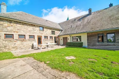 Image de Maison de vacances cosy avec piscine et sauna à Sourbrodt