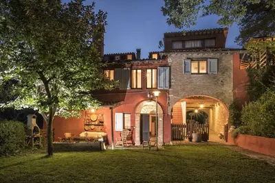 Image de Villa confortable avec Piscine Ă Fabriano en Italie