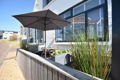Image de Studio élégant près de la plage