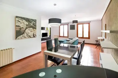Image de Maison de vacances simpliste à Laguardia avec vue sur la montagne
