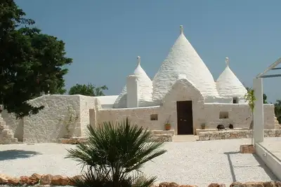Image de Villa vintage à Ostuni (Italie), avec piscine